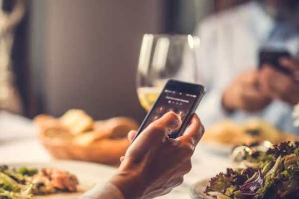 5 Cara Mengatasi Kebiasaan Makan Berlebihan dengan Mindful Eating