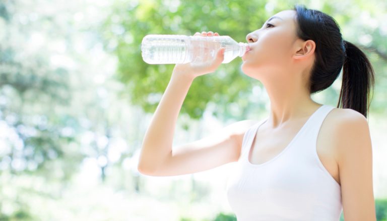 10 Manfaat Minum Air Putih untuk Kesehatan Ginjal
