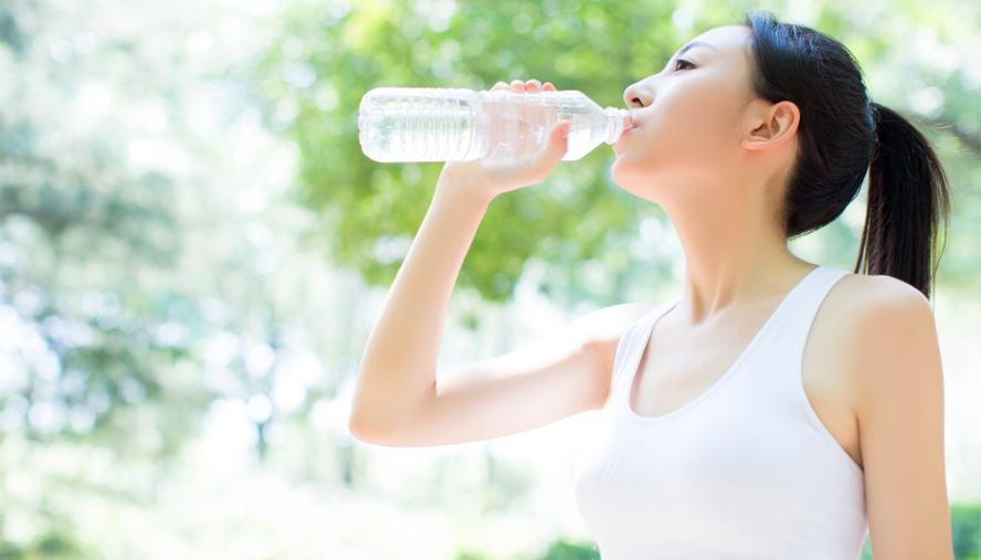 10 Manfaat Minum Air Putih untuk Kesehatan Ginjal