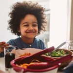 5 Tips Menjaga Asupan Vitamin Anak dengan Diet Seimbang