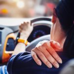 7 Cara Menghindari Bahu Pegal Saat Menyetir Lama