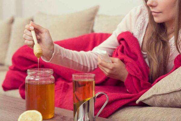 5 Kebiasaan Minum yang Bisa Bantu Tenggorokan Tetap Lembap 5 Kebiasaan Minum yang Bisa Bantu Tenggorokan Tetap Lembap