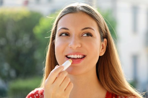 7 Langkah Perawatan Bibir untuk Remaja